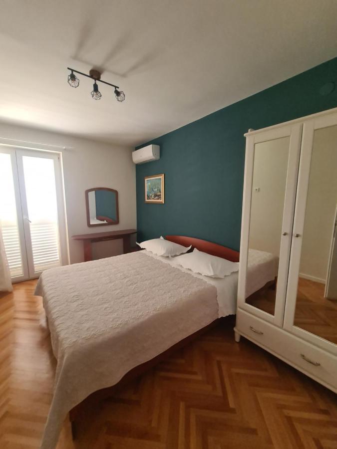Apartment Nena & Petar Макарска Экстерьер фото