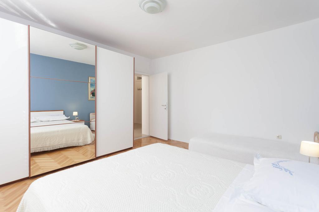 Apartment Nena & Petar Макарска Экстерьер фото