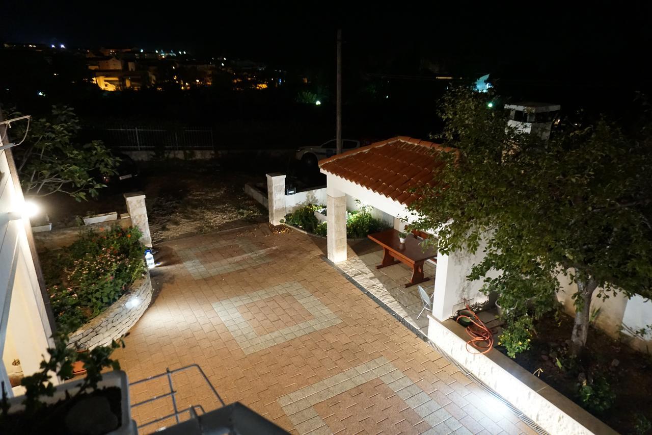 Apartment Nena & Petar Макарска Экстерьер фото